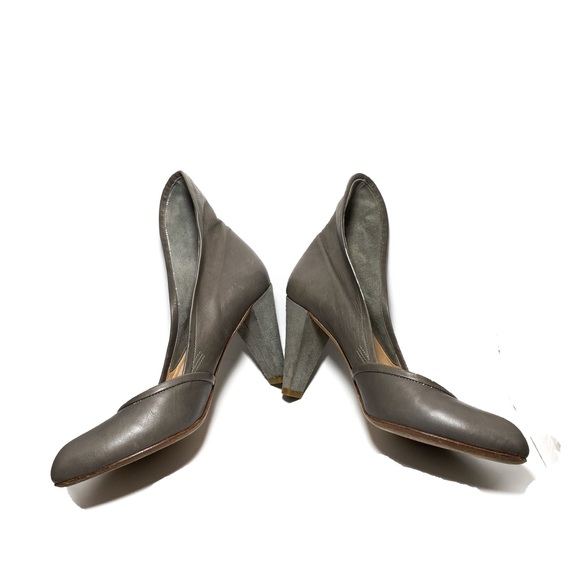 Té Casan Limited Edition Pumps - Picture 5 of 7